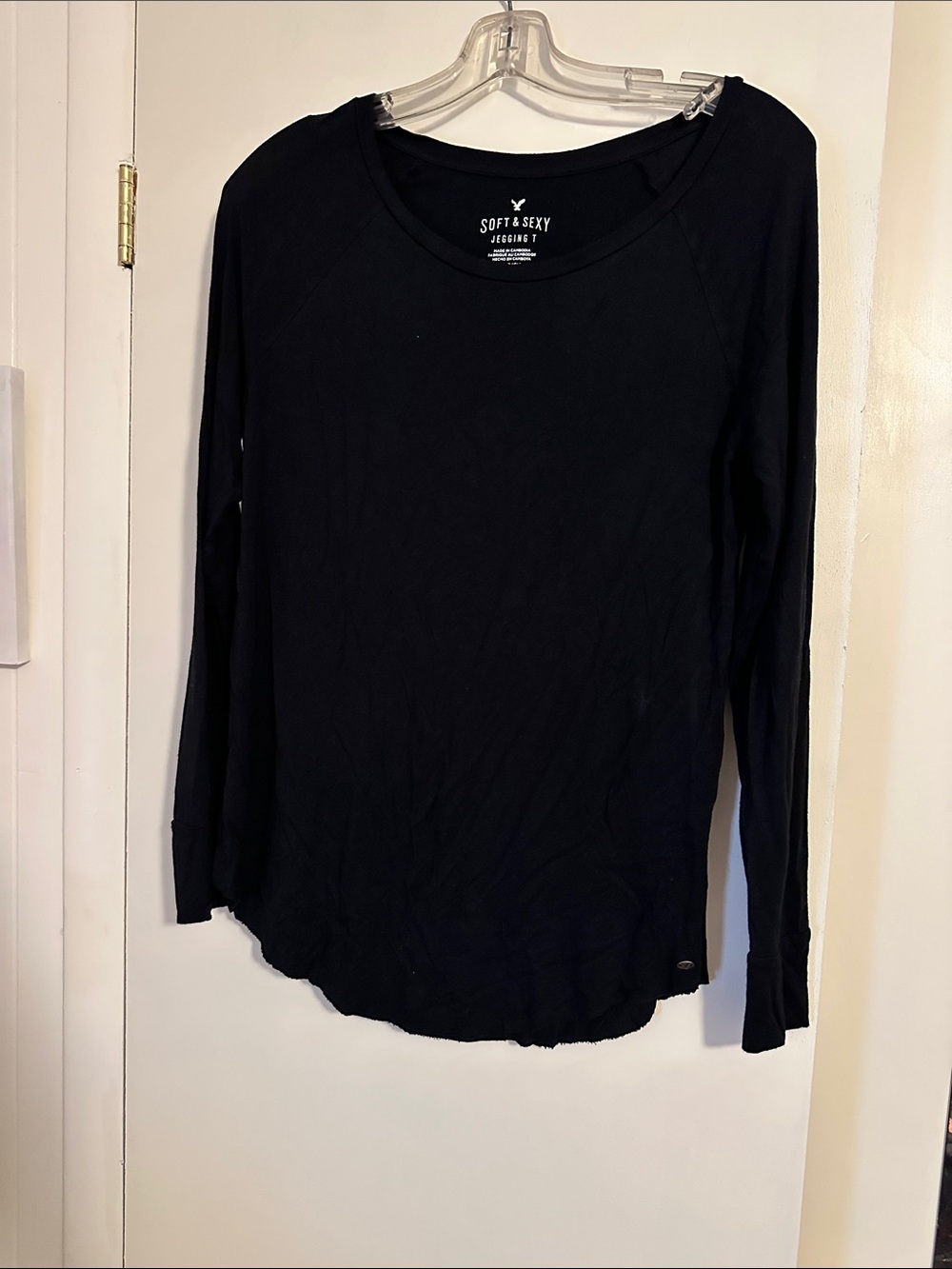 American Eagle Outfitters Black Long Sleeve Crew Tee